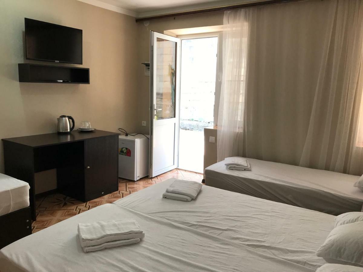 Ainar Hotel Gagra Esterno foto